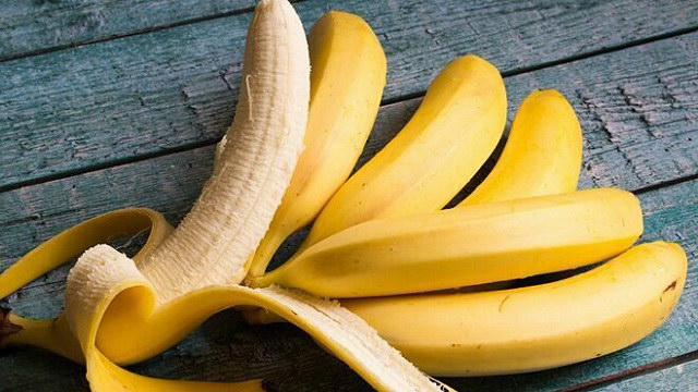 1 quả chuối chứa bao nhiêu calo, nên ăn bao nhiêu mỗi ngày ?