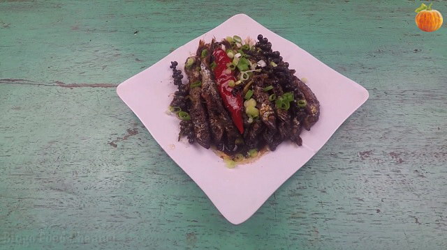 Cá trứng kho tiêu