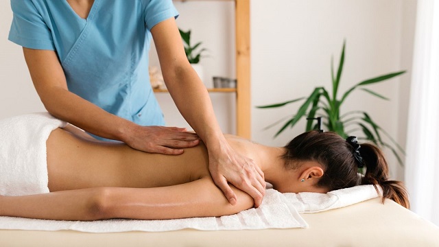 Cách giảm tình trạng đau cơ xương khớp ở người trẻ