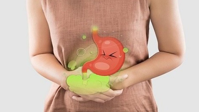 Cảnh giác với tình trạng đau bụng, đi ngoài kèm sốt sau khi ăn