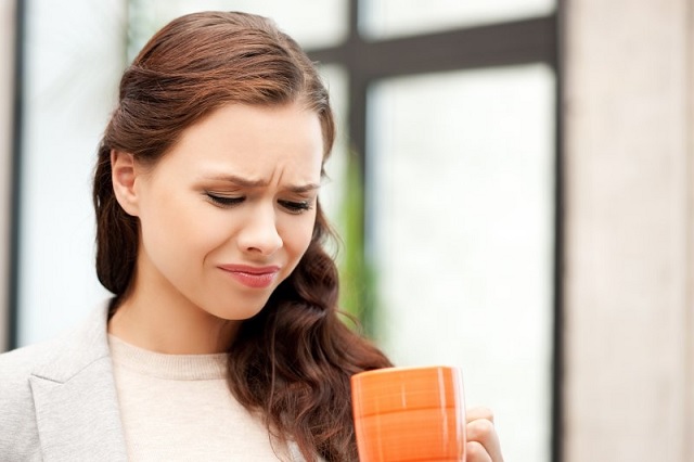 Chẩn đoán tình trạng ăn vào thấy đắng miệng