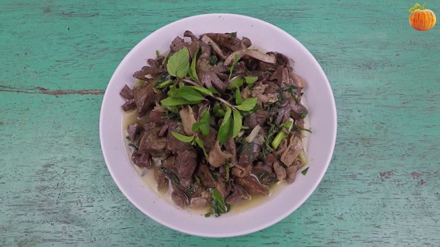 Lòng vịt xào húng quế