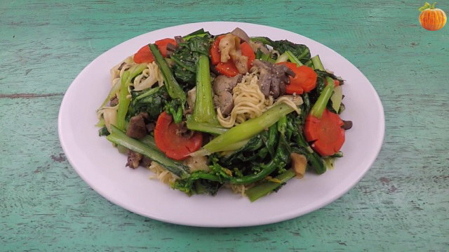 Mì tôm xào lòng gà