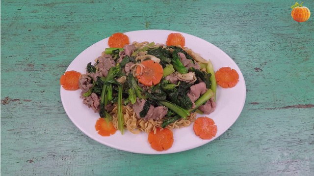 Mì tôm xào thịt bò