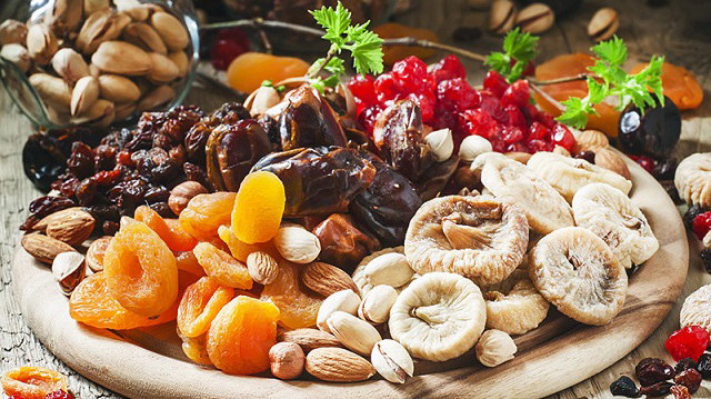 Mua hoa quả sấy khô dịp Tết cần chú ý những điểm này