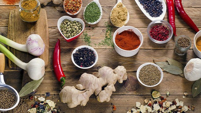 Người tiêm vắc xin COVID-19 nên ăn gì ?