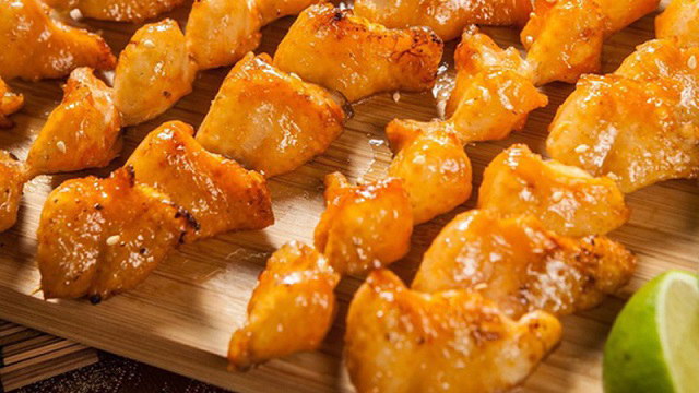 Những bộ phận của gà không nên ăn nhiều