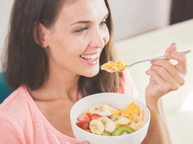 Sử dụng thực phẩm lành mạnh để cải thiện tâm trạng