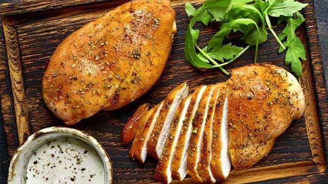 Thịt gà có bao nhiều protein, calo và chất dinh dưỡng