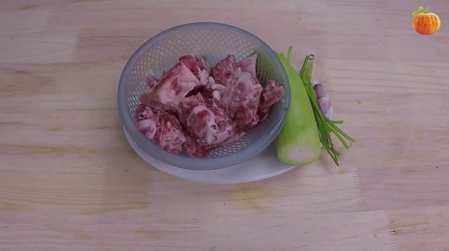 Canh bí đao hầm xương