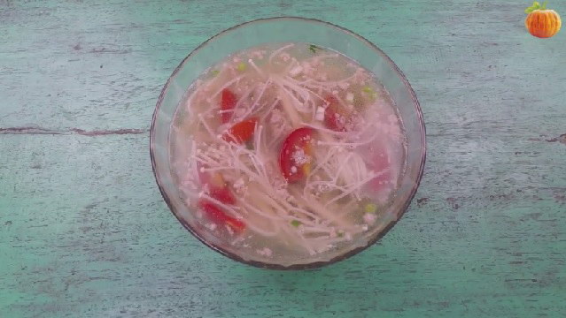 Canh nấm kim châm nấu thịt nạc xay