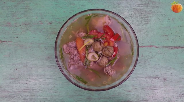 Canh sườn nấu sấu