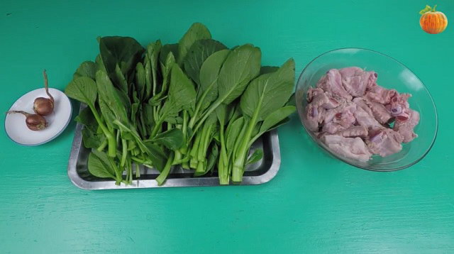 Canh cải ngọt nấu sườn