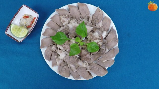 Lưỡi lợn luộc